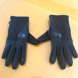 The North Face Women’s gloves. Size XS.